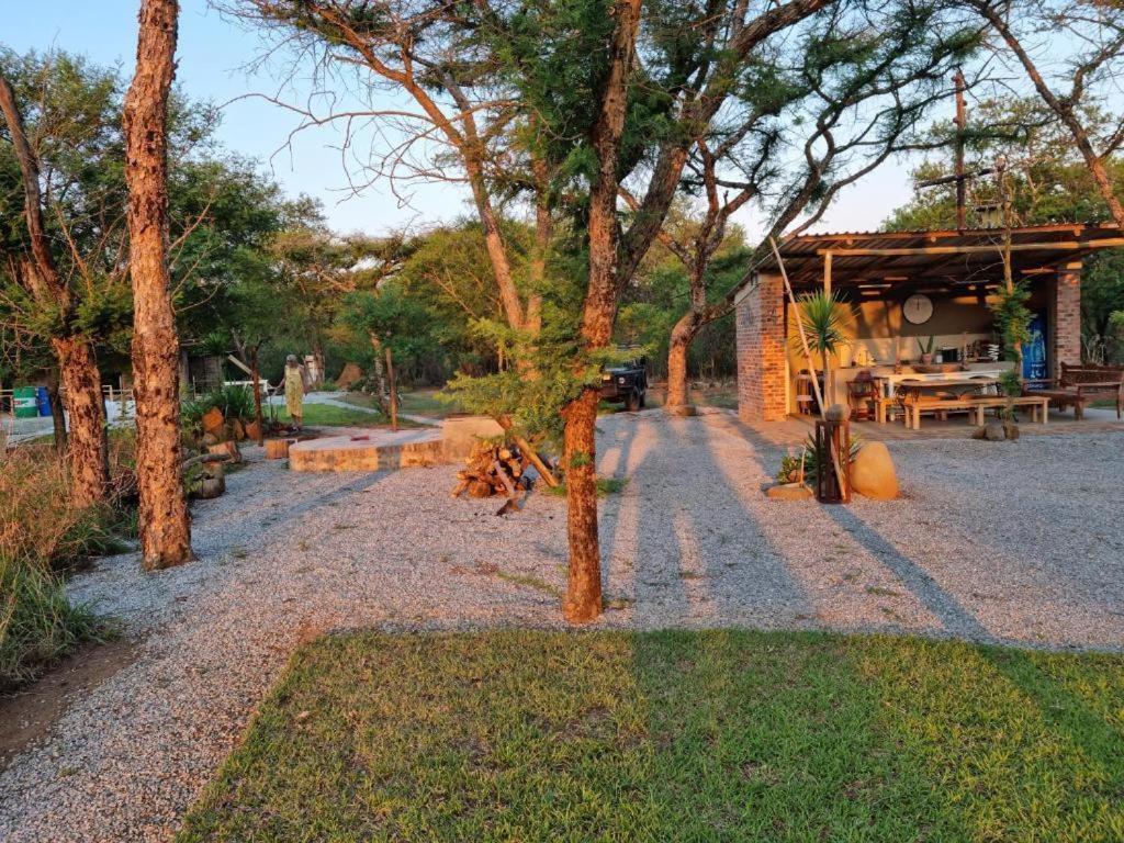 Crocodile Sands River Lodge 넬스프리트 외부 사진